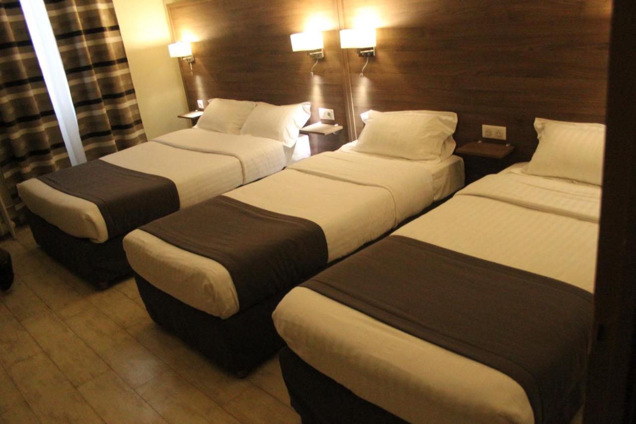 Hotel Univers Карпентра Екстериор снимка