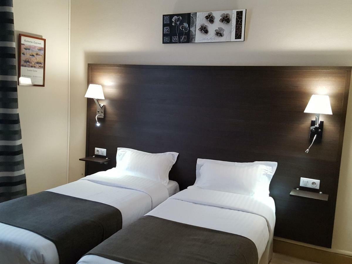 Hotel Univers Карпентра Екстериор снимка